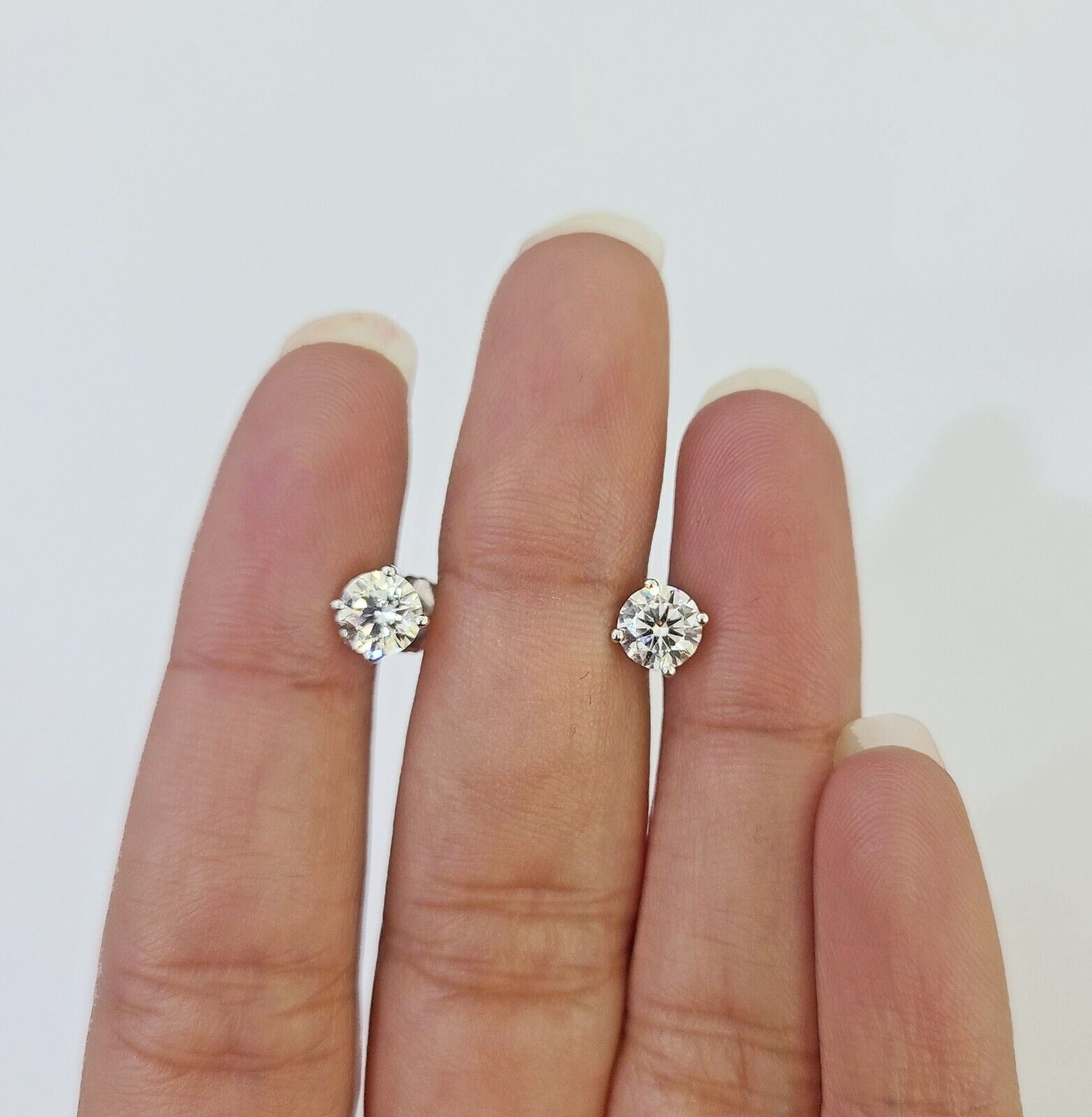 10k White gold Round Earrings Real Diamond screw - back Lab CreatedWomen Men Studs - GoldenlinQ